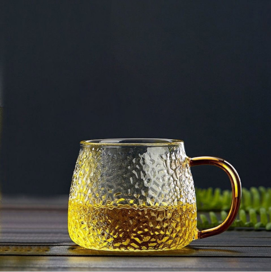 Por que precisamos de taças de vinho transparentes para beber?