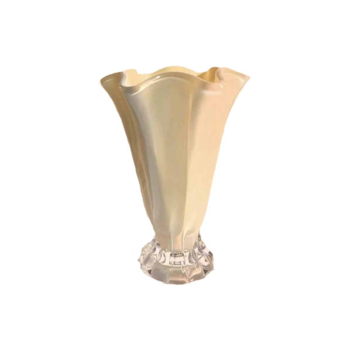 Vaso de vidro com pétalas de estilo francês luxuoso e acessível